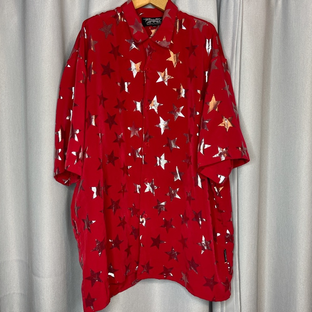 dragonfly star red and silver button up